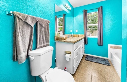El Monte House | Luxury getaway 3B2B in El Monte