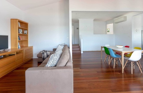 Hardys Bay House | Luxury getaway in amazing position with superb views - wifi