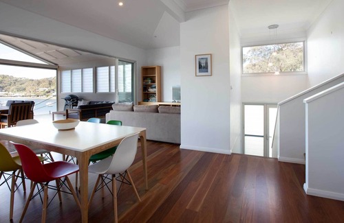 Hardys Bay House | Luxury getaway in amazing position with superb views - wifi