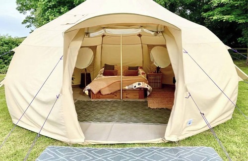 Bromsash Cabin | Luxury Glamping The Wye Valley for 2 to 4 Guests