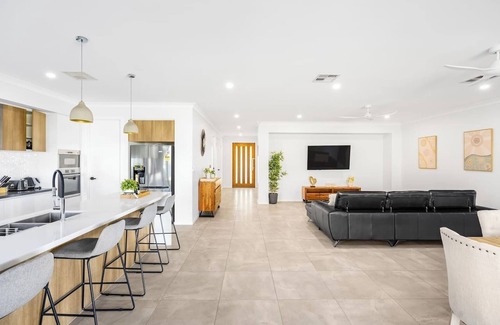 Cannon Hill House | Luxury Golf Course Home w/Theater at Cannon Hill