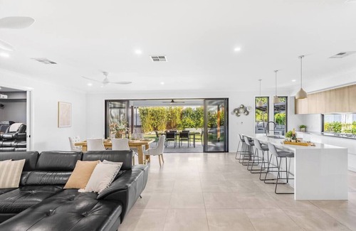 Cannon Hill House | Luxury Golf Course Home w/Theater at Cannon Hill