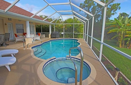 Pine Valley House | Luxury Golf Retreat, 3 Master Suites, Private Pool Rotonda West