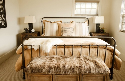 Alden Resort | Luxury Golf Retreat NW Chicago -PRIVATE & ALL-INCLUSIVE STAY