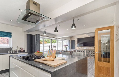 Greasby House | Luxury Greasby Retreat | Near Holylake & Liverpool