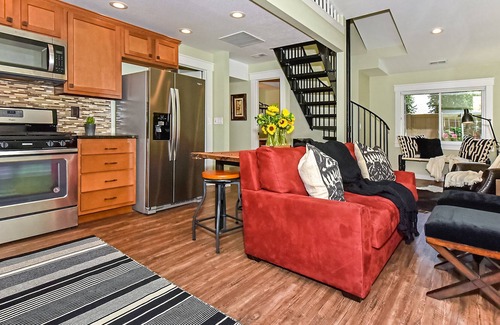 Old North End Apartment | π Luxury Guesthouse in Historic Old North End Permit # A-STRP-23-0957