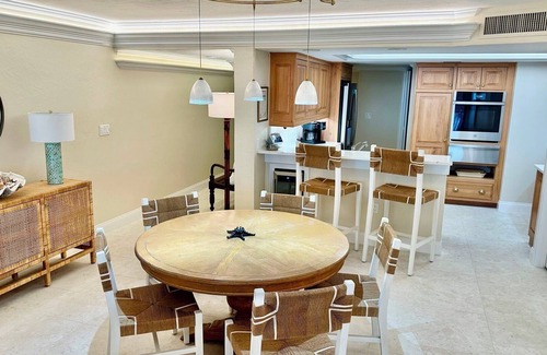 Sanibel Condo | Luxury gulf front/gulf view 3br/3ba + CABANA. Incr