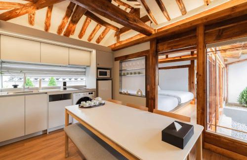Seochon Apartment | Luxury Hanok Anthology