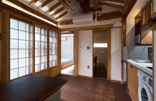 Seochon Apartment | Luxury Hanok Harmony House