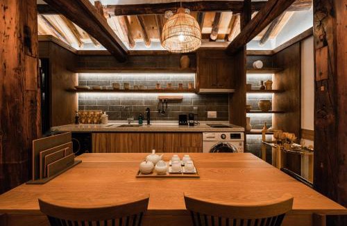 Sajik-dong Villa | Luxury Hanok MOOD-AM