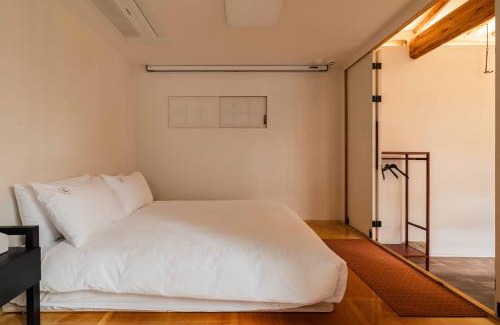 Seochon Apartment | Luxury Hanok Stay CHAON
