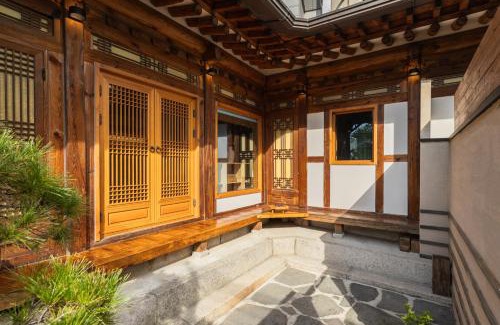 Jongno Villa | Luxury Hanok The Noble Hanok