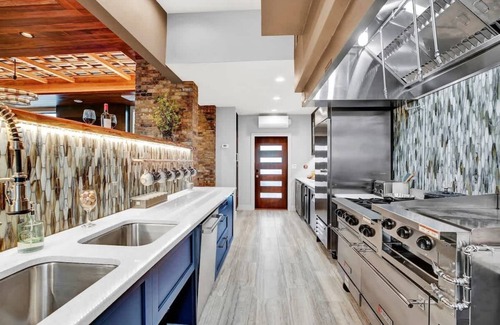 New Braunfels Villa | Luxury Hill Country Villa w/Pool-Hot-tub-Views