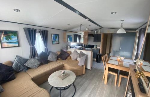 Tattershall Resort | Luxury Holiday Home Happiness at Tattershall lake#