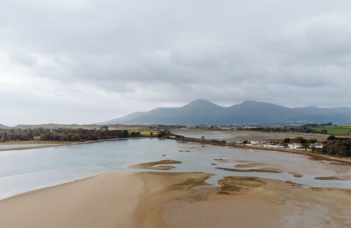 Newcastle Apartment | Luxury Holiday Home on Newcastle Bay