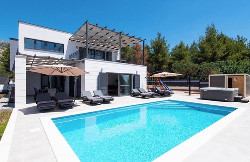 Stankovici Villa | Luxury Holiday Villa Olive Tree with swimming pool and magnificent sea view!