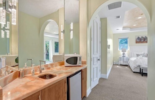 Deerfield Beach Villa | Luxury Home by Beach