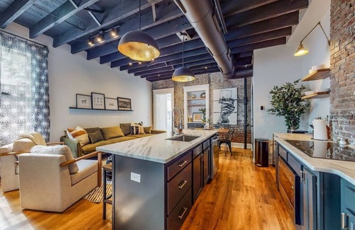 Phoenix Hill House | Luxury Home Close to Nulu/Downtown/4th w Kings