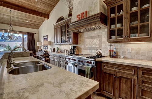 Park Meadows House | Luxury Home, Full Mountain Views, 5 Minutes to Historic Main St, Skiing, Golf