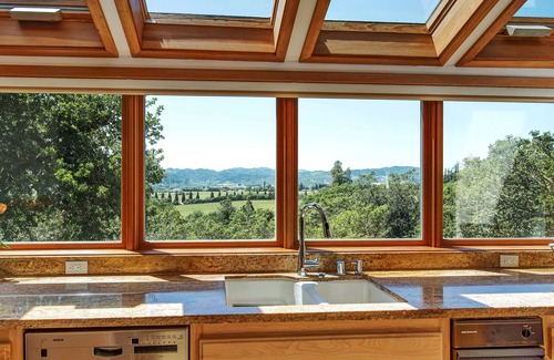 Geyserville House | Luxury Home in Healdsburg with a Private Pool plus complimentary wine tastings.