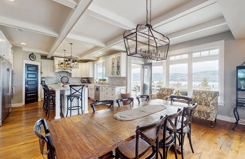 Manson House | Luxury Home in Wine Country with Private Pool, Hot Tub, and Gourmet Kitchen