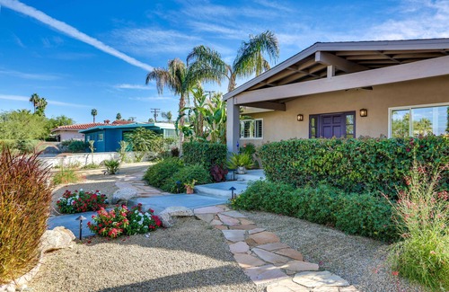 Palm Desert House | Luxury home just blocks from the magnificent El Paseo shops and restaurants