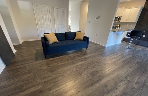 Moores Chapel House | LUXURY HOME LOCATED 10 min from airport and 19 min from city