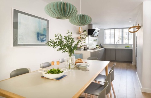 Holywell House | Luxury home near the beach at Holywell Bay