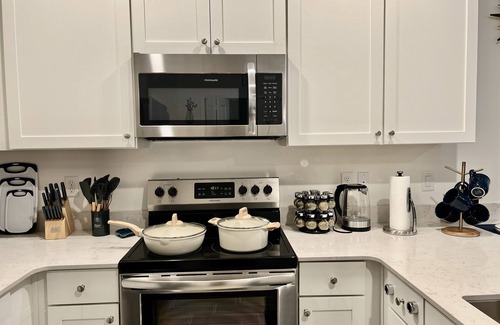 Newberry House | Luxury Home Near UF - Gamedays, Families, & More!