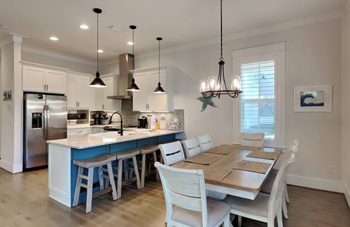 Lakeside at Blue Mountain Beach House | Luxury Home, Close to Beach with Golf Cart + Community Pool