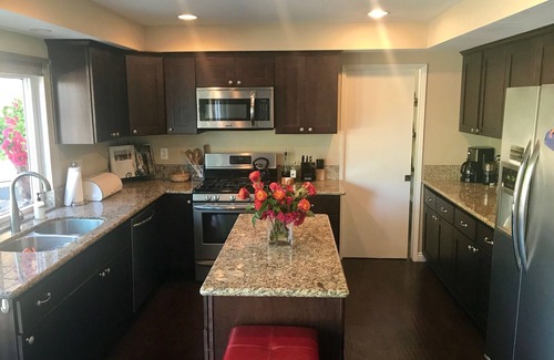 San Juan Capistrano House | LUXURY HOME IN PERFECT LOCATION 5 mins from BEACH with POOL &