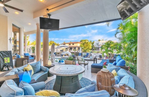 East Fort Lauderdale Villa | Luxury Home Villa D' Amore Southern Florida Paradise sleeps 10 by RedAwning