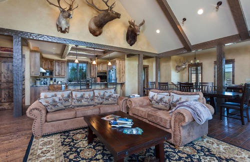 West Glacier House | Luxury Home with Amazing Mountain Views of Glacier Park, 1 mile from entrance