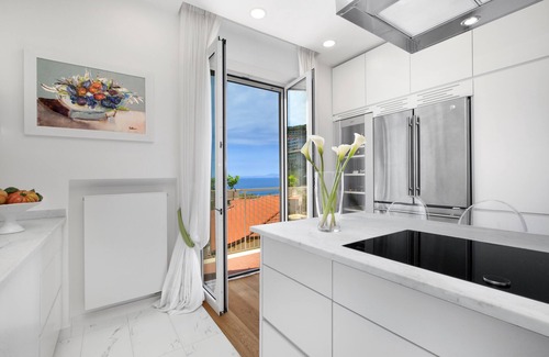 Sorrento Historic Centre Apartment | Luxury home with sea-view