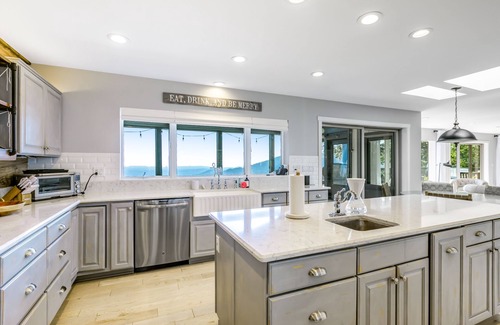 Saluda House | Luxury home with spectacular view, hot tub, decks, rec room, & yoga space