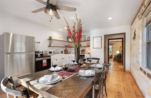 Fredericksburg House | Luxury Home with Hot tub, Fire Pit & Hill Country Views