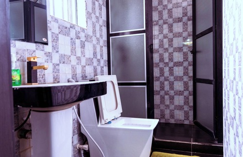 Ofin House | Luxury Hotel Deluxe Room - Sleeps 2 - Gym - Pool