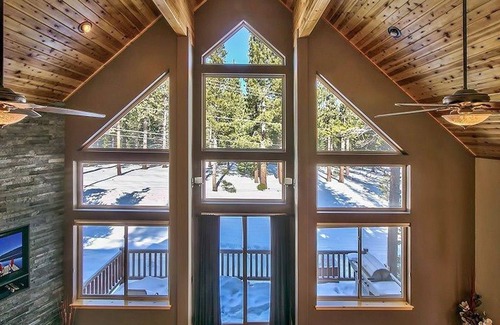North Upper Truckee House | Luxury house in South Lake tahoe, indoor pool, hot tub