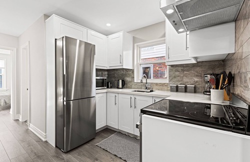 East York House | Luxury House Midtown Toronto 4BR/2BA