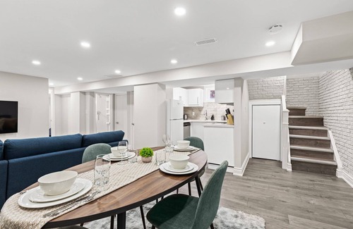 East York House | Luxury House Midtown Toronto 4BR/2BA