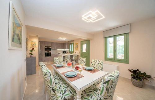 Sarlata Villa | Luxury house near the beach