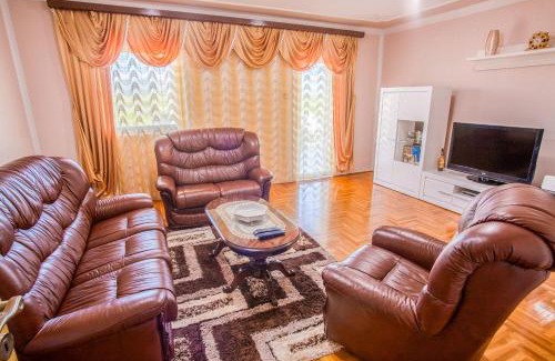 Karuc Villa | Luxury House Petrovic - Vranjina Skadar Lake