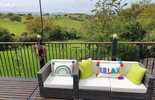 Colwyn Bay House | Luxury house with amazing panoramic views, 5 min from coast, private pool