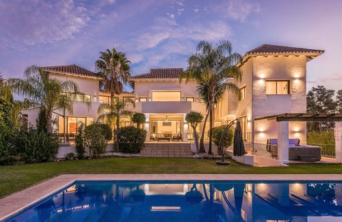 Marbella Cabin | Luxury house with beautiful pool and large garden