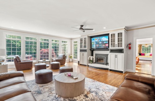 Middlebury House | Luxury House with Indoor Pool, Koi Pond and Outdoor Oasis