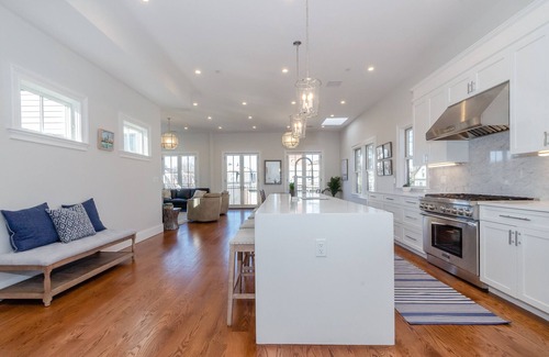 Central Square Condo | Luxury in the city. Parking. Walk to MIT and Harvard, now booking summer 2025