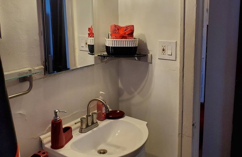 Detroit Apartment | Luxury infinite Motion unit located in New Center Area Historic District!