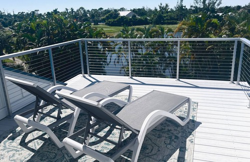 Bokeelia Villa | Luxury Island Escape @ Palm Tree Villa: Private Rooftop Deck & Saltwater Pool