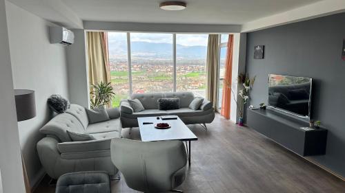 Skopje Apartment | Luxury Jacuzzi Apartment City View Free Parking
