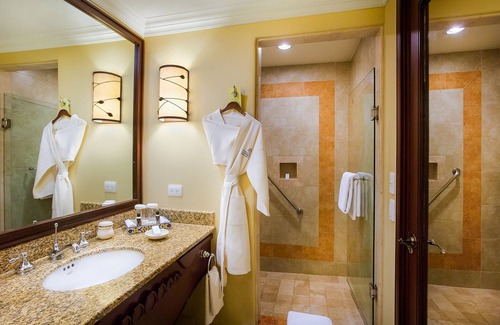 Paraiso Escondido Resort | Luxury Junior Suite at Pueblo Bonito Sunset Beach Resort